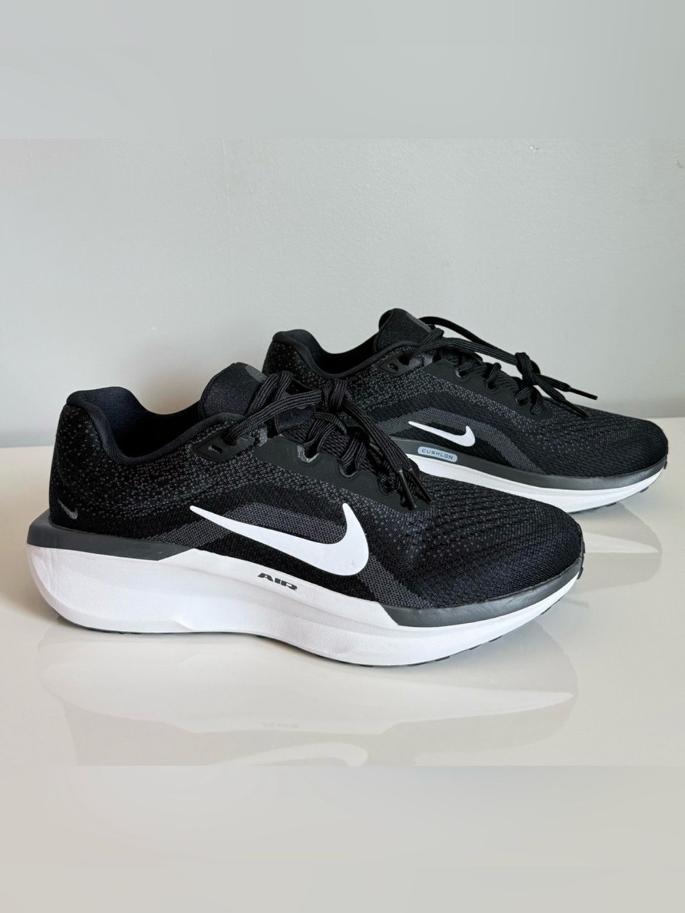Nike Air Winflo 11 Black White Anthracite Women Size 10